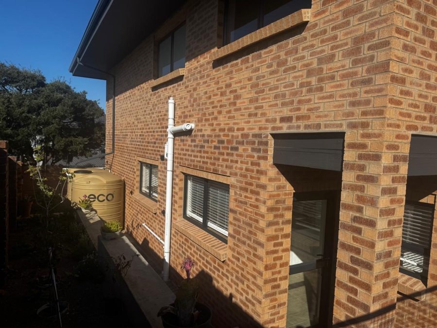 4 Bedroom Property for Sale in Wavecrest Eastern Cape